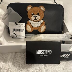 NEW Mochino black zippy wallet